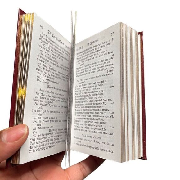 The Shakespeare Library in Ten Volumes by William Shakespeare - Picture 2 of 8